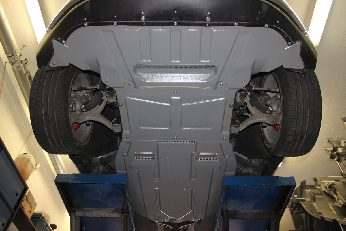 Maserati GranTurismo ( 2007 - 2019 ) ( 2 parts ) motora aizsargs