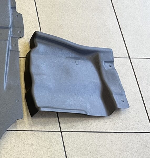 Toyota Yaris IV ( GR ) ( 2020 - ... ) ( L-сторона ) боковой пыльник 